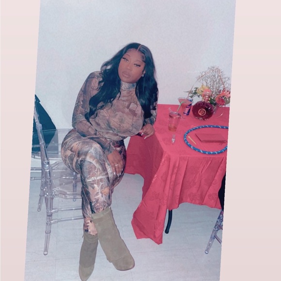 Meet your Posher, Jasmine - Picture 5 of 5